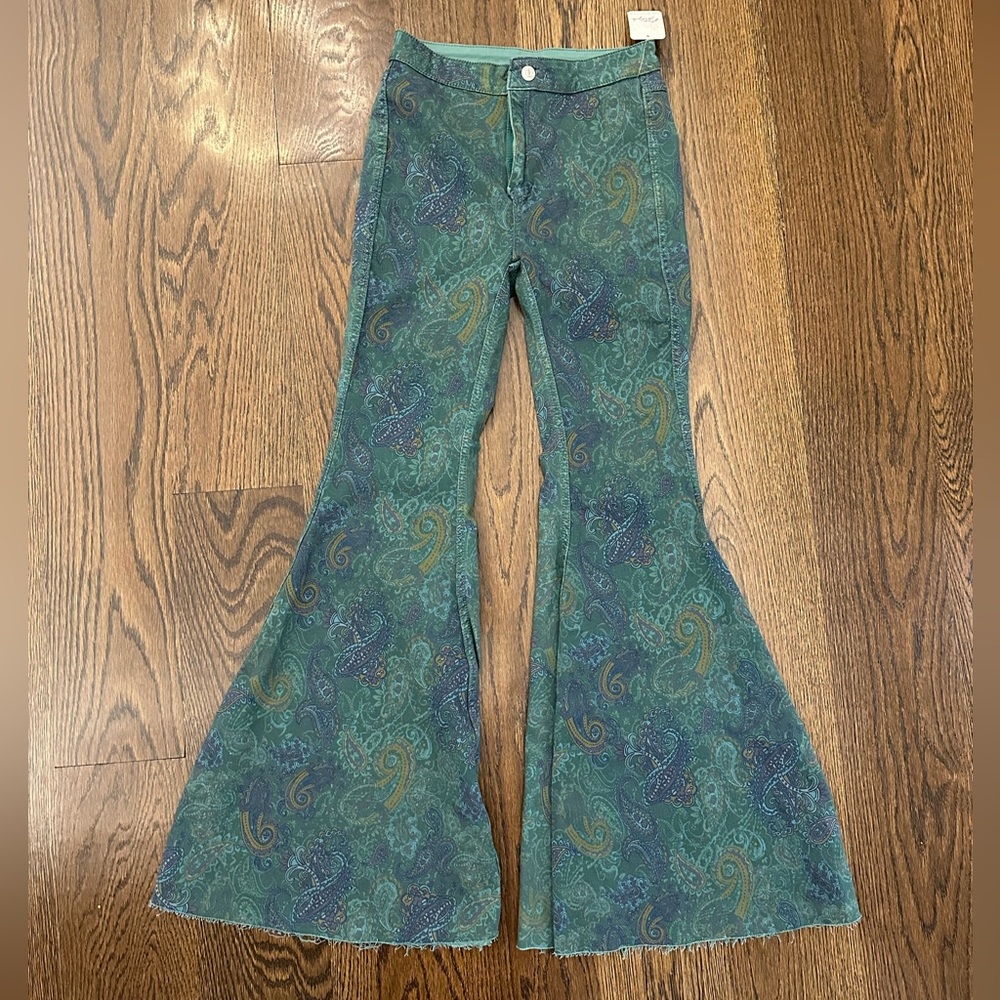 NWTS Free People flare jeans - reversible- never worn size 27